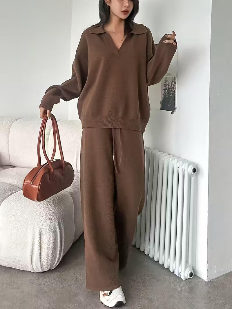 Ensemble 2 pièces pour femme comprenant un pull et un pantalon