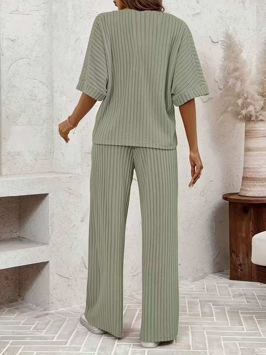 Ensemble décontracté composé d'un pantalon long et d'un haut à manches courtes pour femme