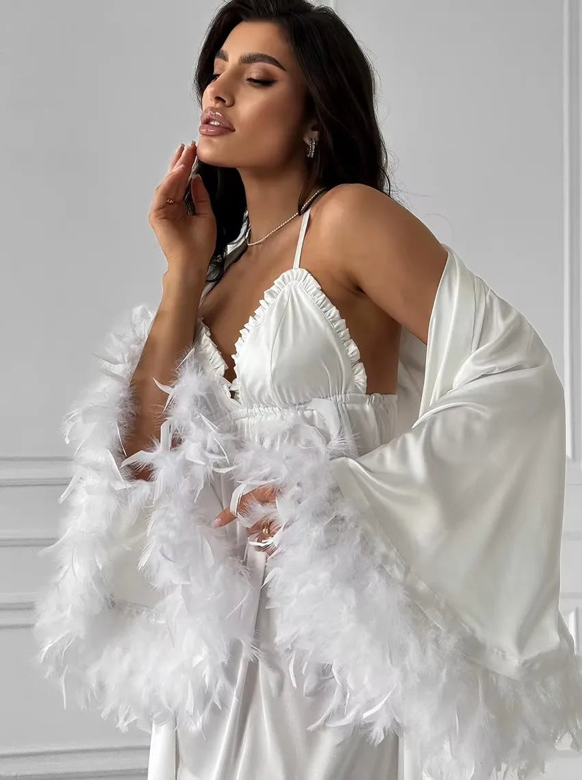 Robe de Mariée Élégante avec Manches en Plumes et Taille Ceinturée – Robe Mariage Glamour pour Moments Inoubliables