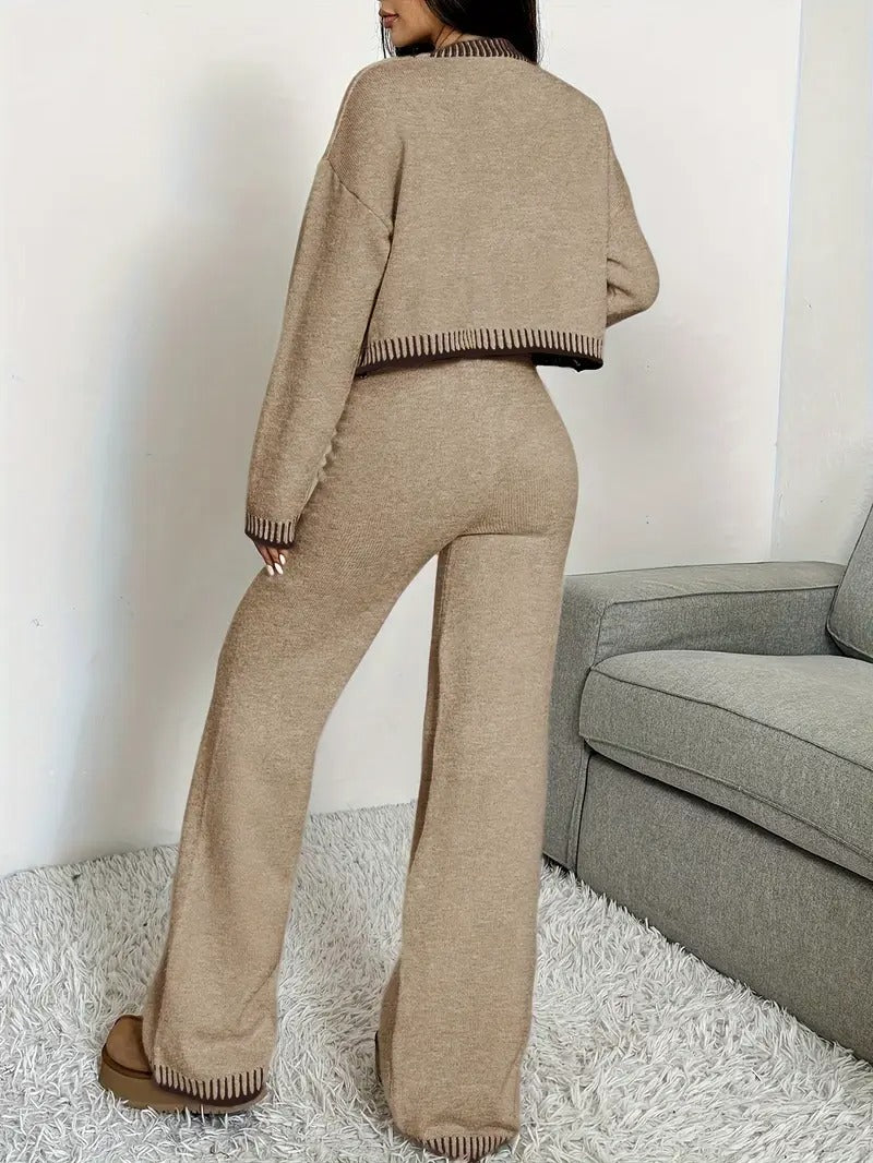Ensemble deux pièces composé d'un cardigan en tricot et d'un pantalon à jambes larges