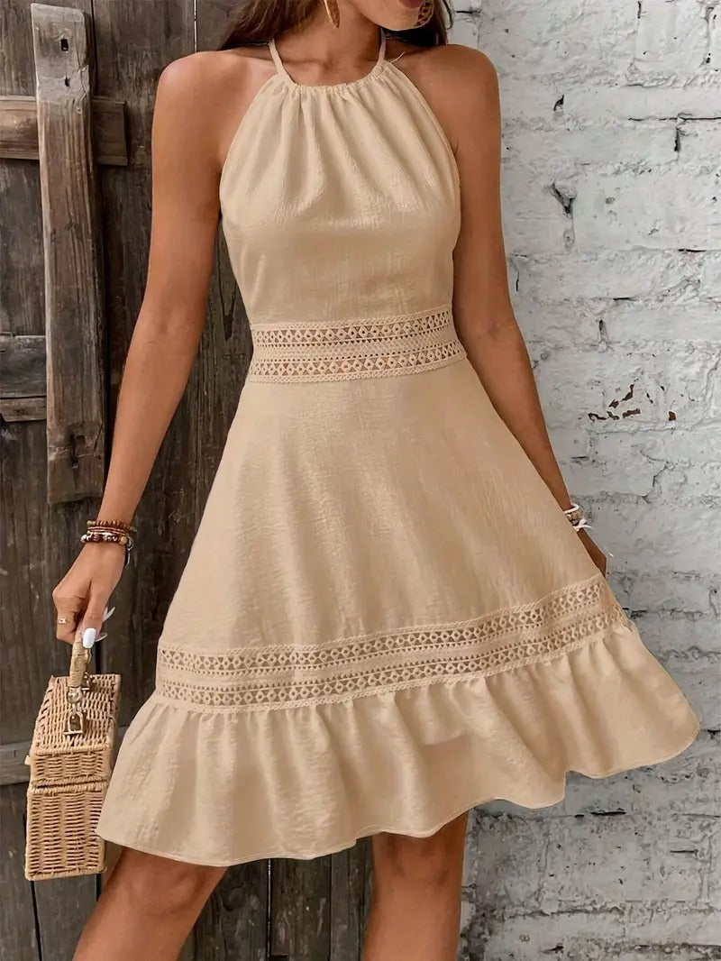 Robe à dos nu en dentelle