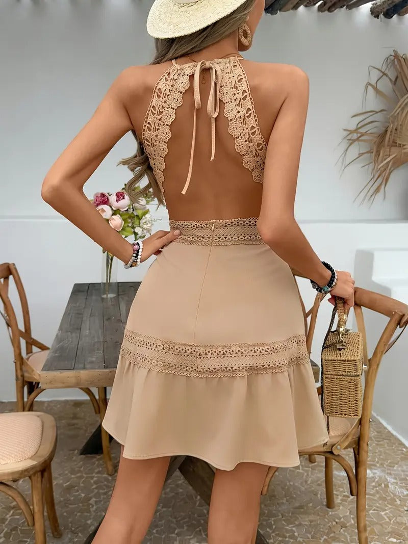 Robe à dos nu en dentelle
