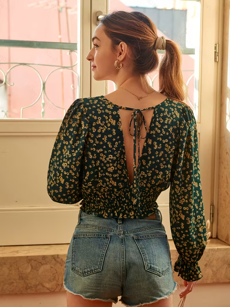 Blouse à plis et dos lacé à motif floral