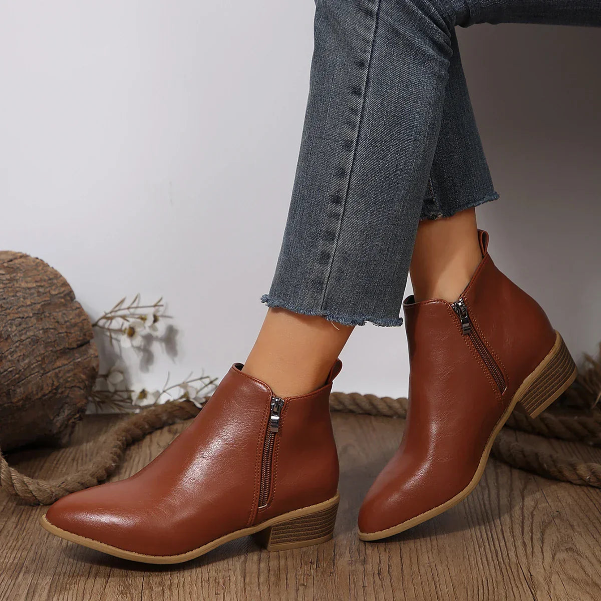 Bottines femme | modèle à zip latéral et talon bloc