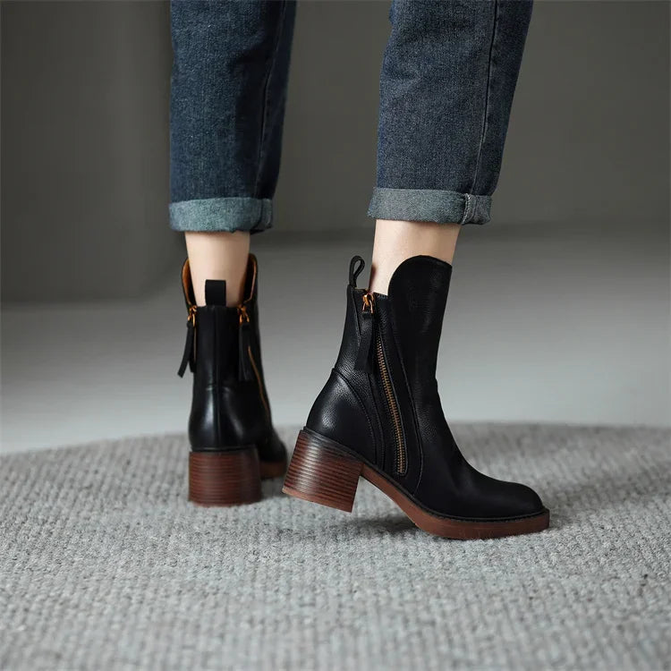 Bottines femme talon bloc fermeture zip silhouette épurée
