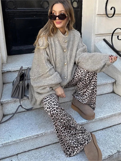 Cardigan boutonné pour femme en tricot | col en V | ourlet et poignets côtelés