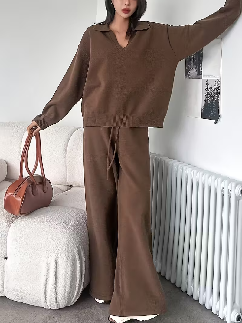 Ensemble 2 pièces pour femme comprenant un pull et un pantalon