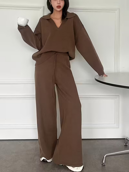 Ensemble 2 pièces pour femme comprenant un pull et un pantalon