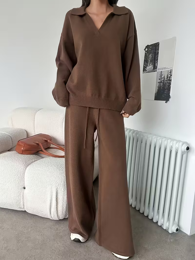 Ensemble 2 pièces pour femme comprenant un pull et un pantalon