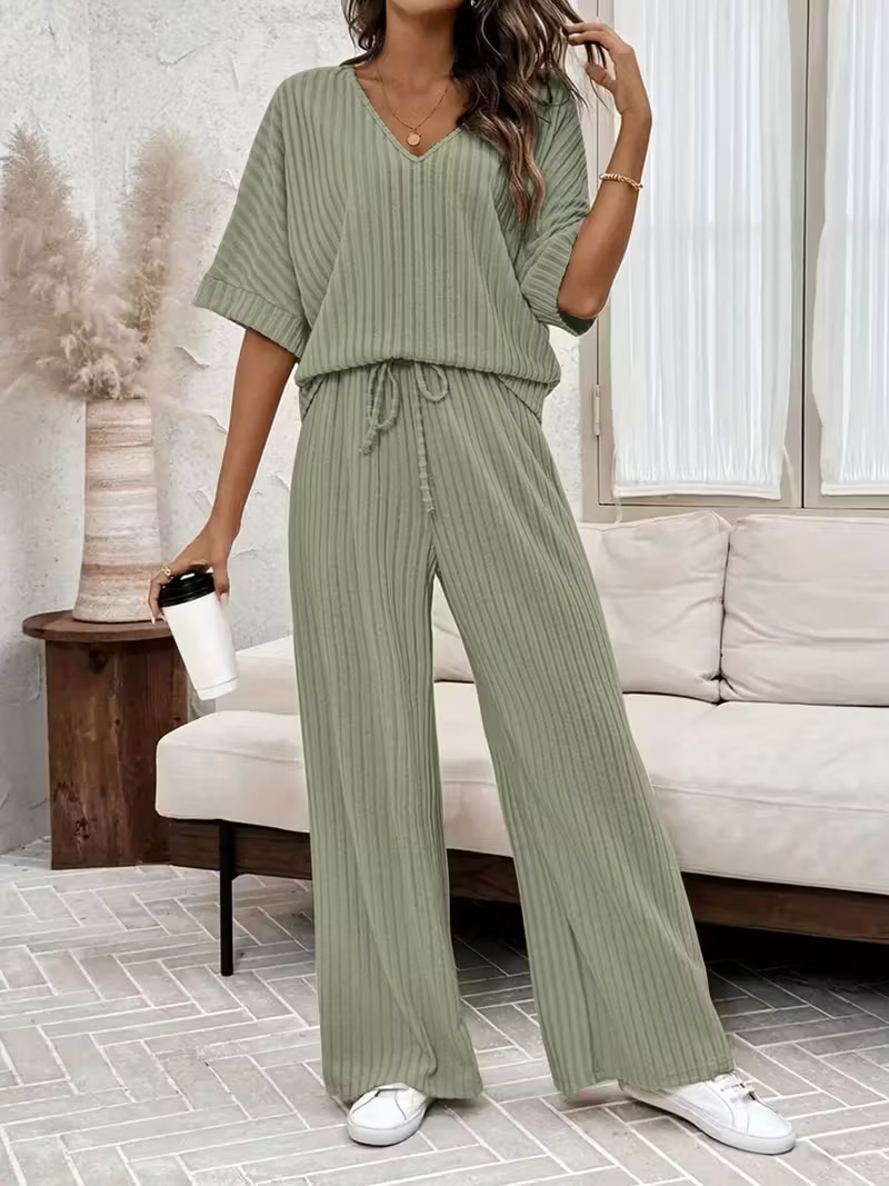 Ensemble décontracté composé d'un pantalon long et d'un haut à manches courtes pour femme